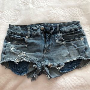 American Eagle shorts with lace pockets